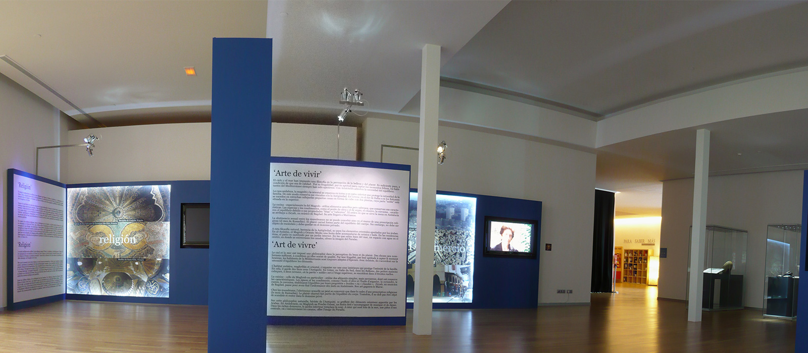 Vista espacio expositivo en el Pabellón de al-Andalus y la Ciencia. Parque de las Ciencias de Granada.