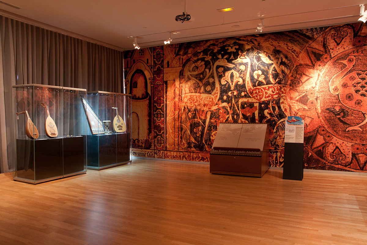 Espacio del Pabellón de al-Andalus y la Ciencia dedicado a técnicas y artes como la cerámica, vidrio, textil, papel y música.