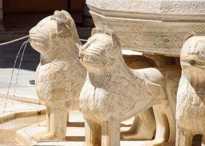 Detalle de la Fuente de los Leones.