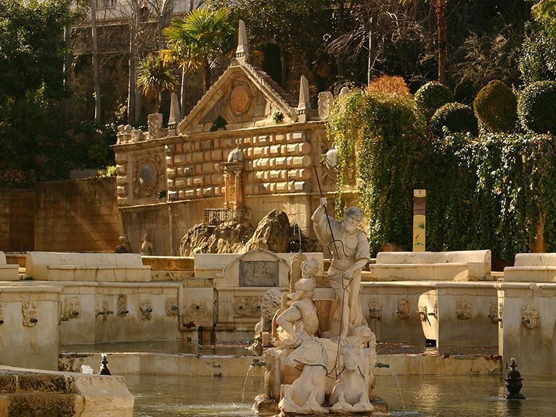 Vista de Toledo: en primer plano el Puente de Alcántara y el Alcázar al fondo