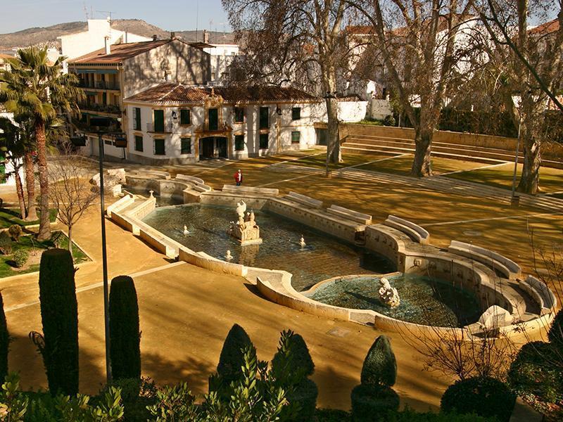 Puente de Alcántara. View from both banks of the Tagus river.