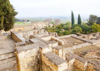 Terraza superior y vista del Conjunto Arqueológico. Madinat al-Zahra. Córdoba. ©Plataforma de Material Audiovisual de Turismo y Deporte de Andalucía.